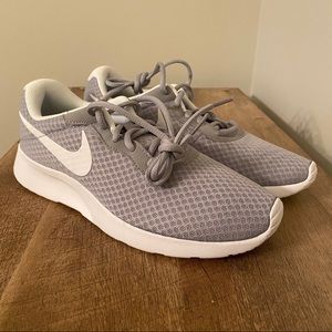 Nike Tanjun Casual Sneakers - Gray - Size 9.5